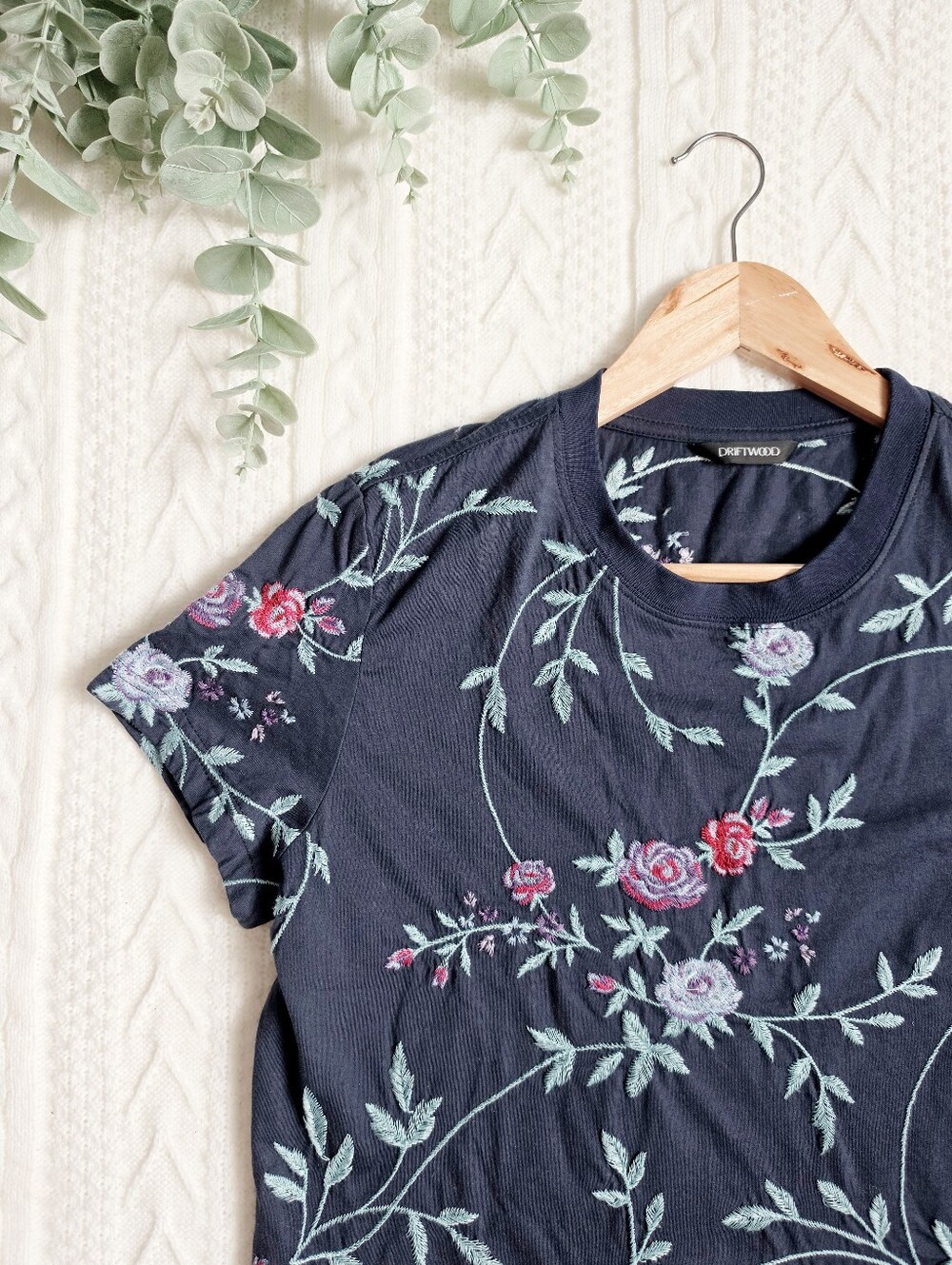 Driftwood Navy Floral Embroidered Tee Shirt Top Crew Neck Pull Over Cotton XS